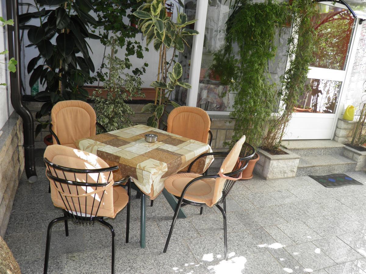Apartment Mira Porec Exterior photo